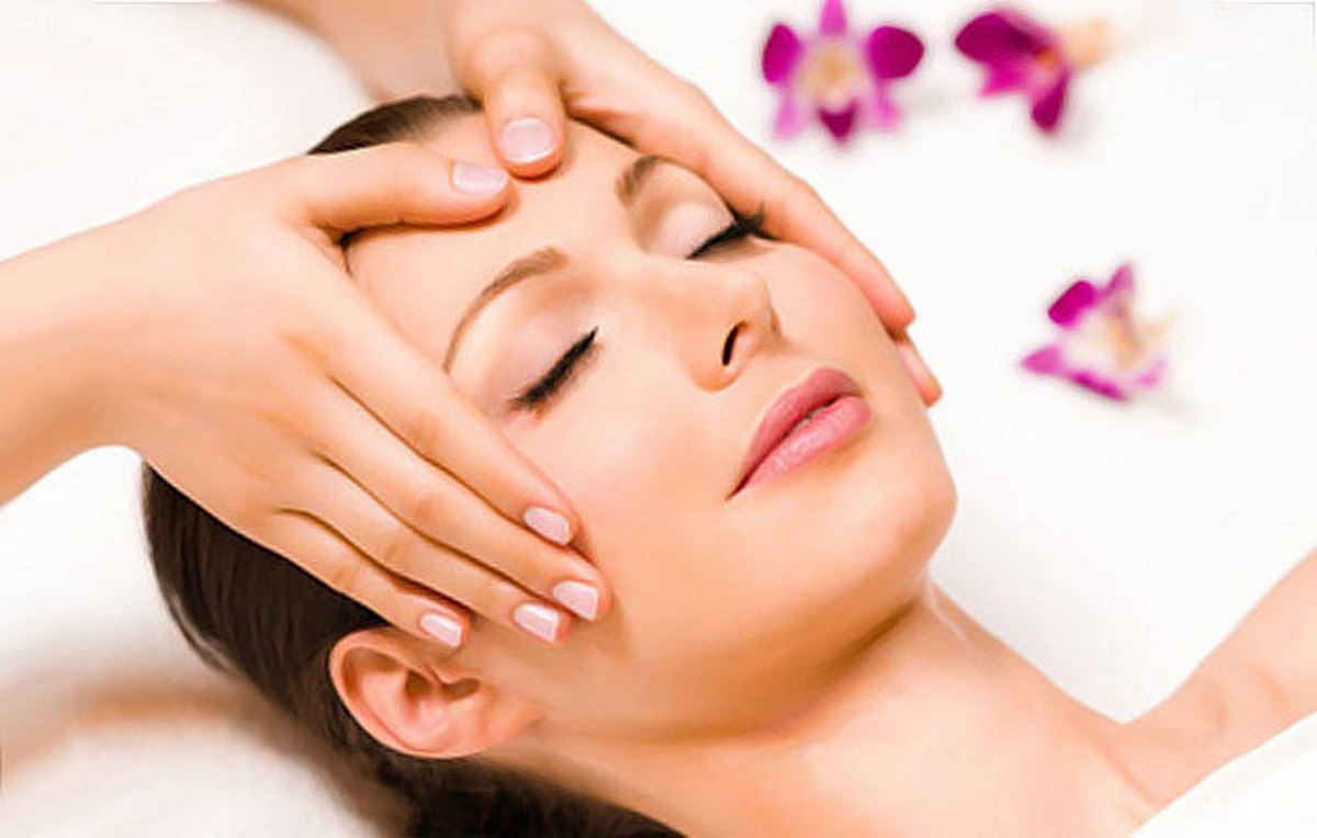 facial relaxing massage
